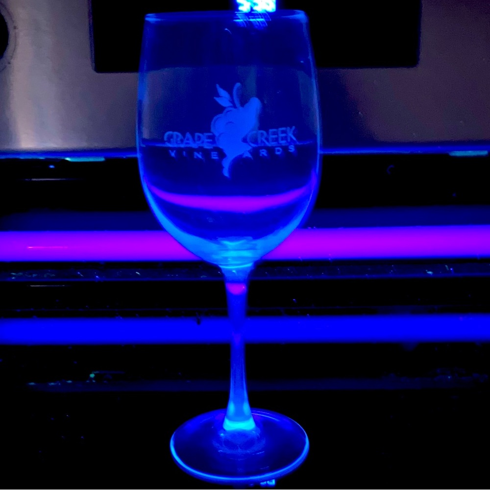 Grape Creek Vineyards - Fredericksburg TX - Wine Glass - 9" Tall - Crisp Artwork